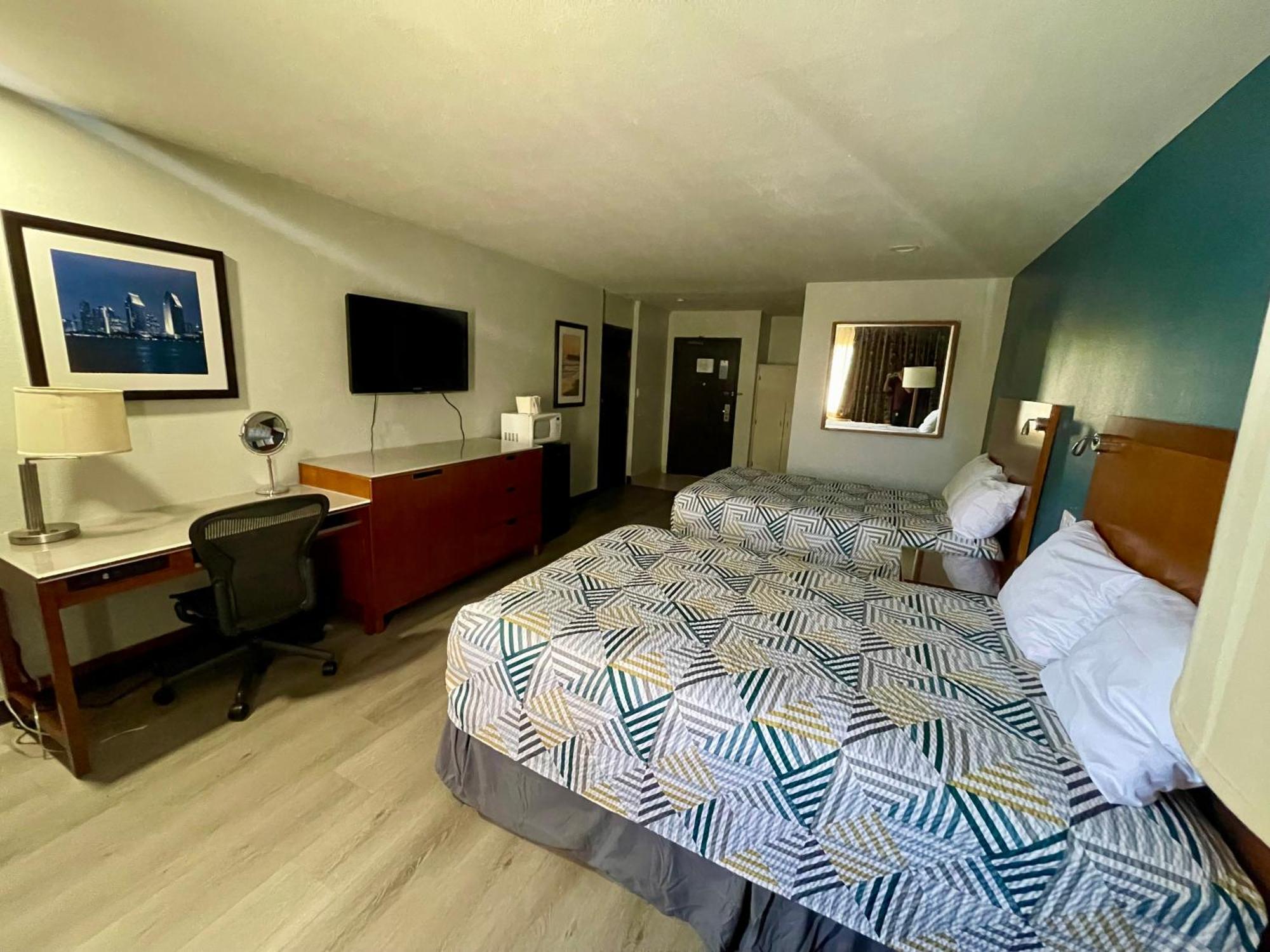 Portside Inn & Suites Los Angeles Bagian luar foto