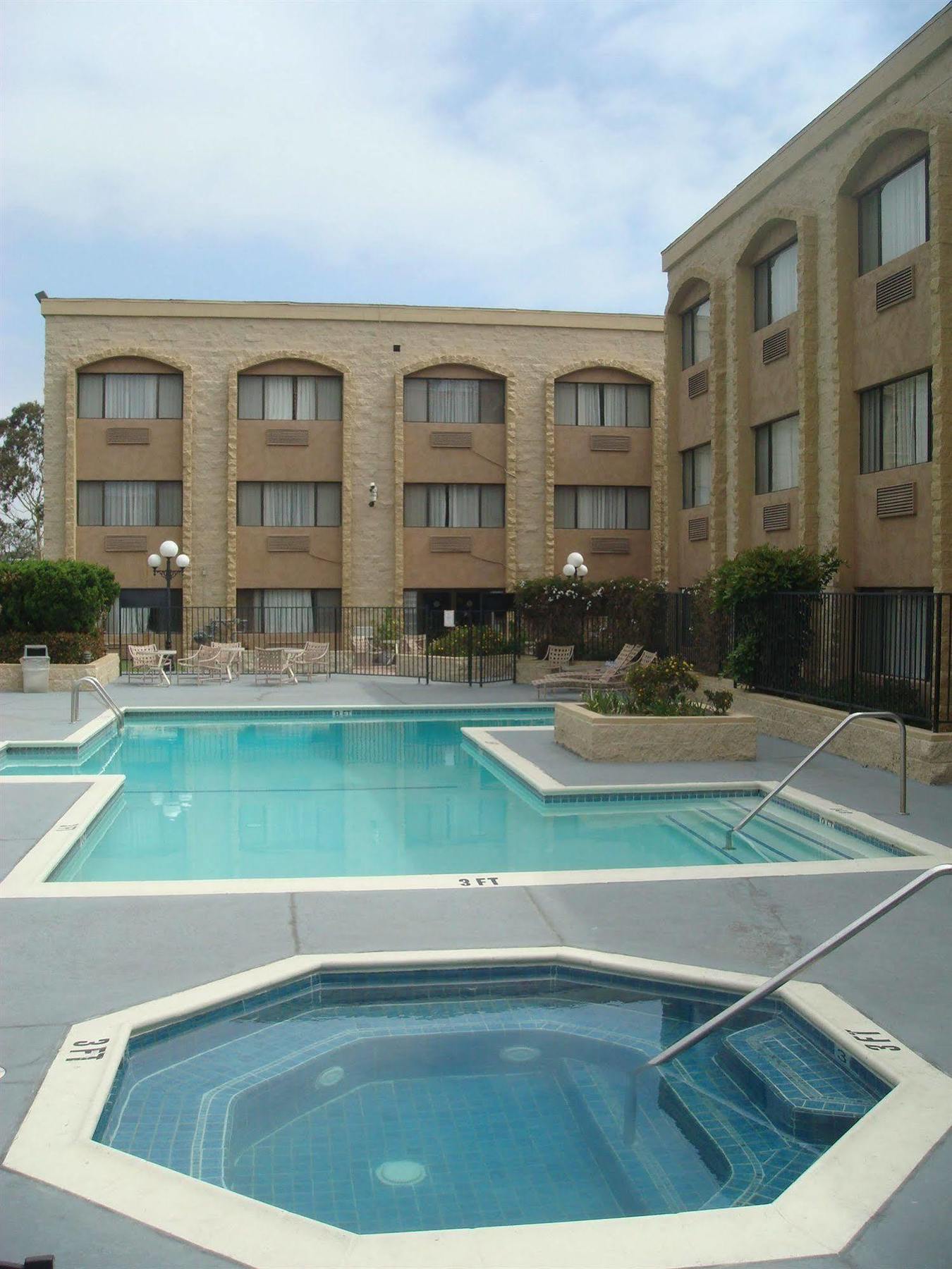 Portside Inn & Suites Los Angeles Bagian luar foto